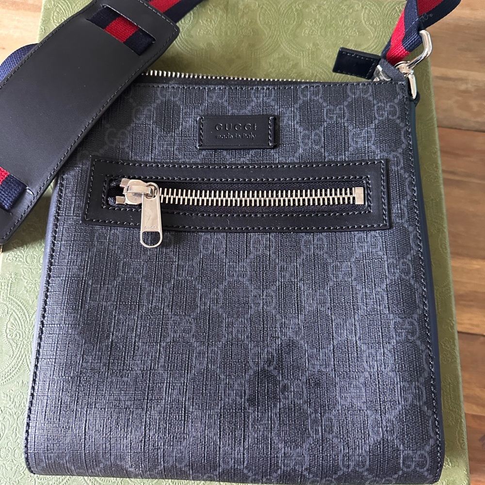 GG Black Small Crossbody Messenger Bag
